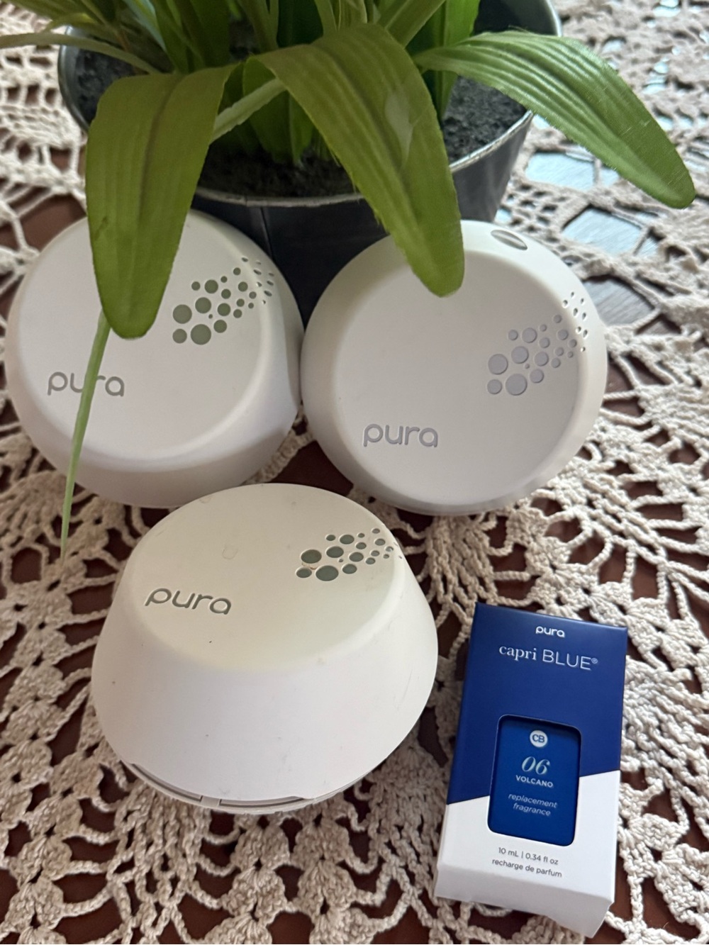 3 Pura Fragrance Plug In’s and 1 Fragrance replacement pack